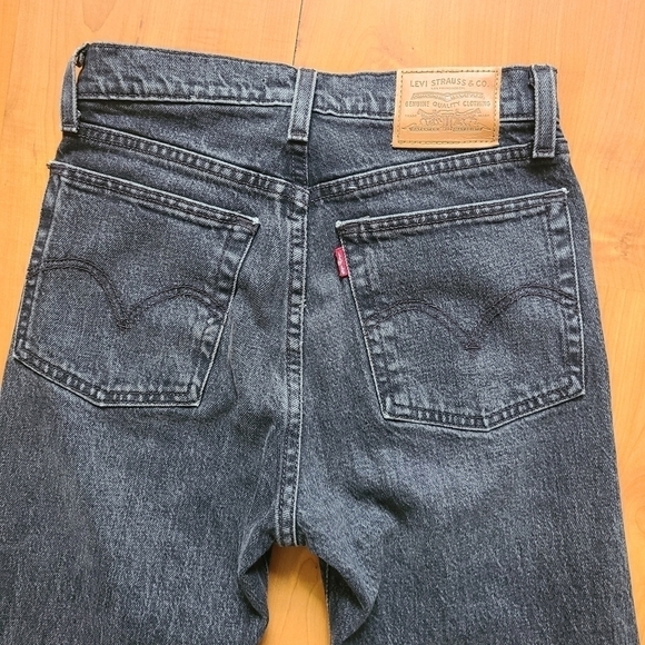 Levi's Wedgie Straight Jeans - Picture 4 of 14